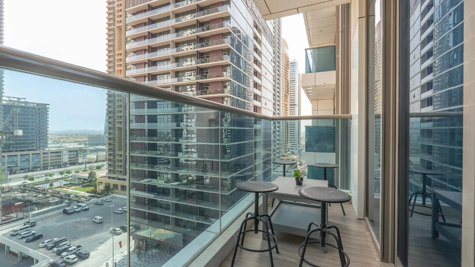 Heaven Crest Vacation Homes - Balcony With City View 1Bhk In Jlt Dubai Close To Metro & Marina Apartment