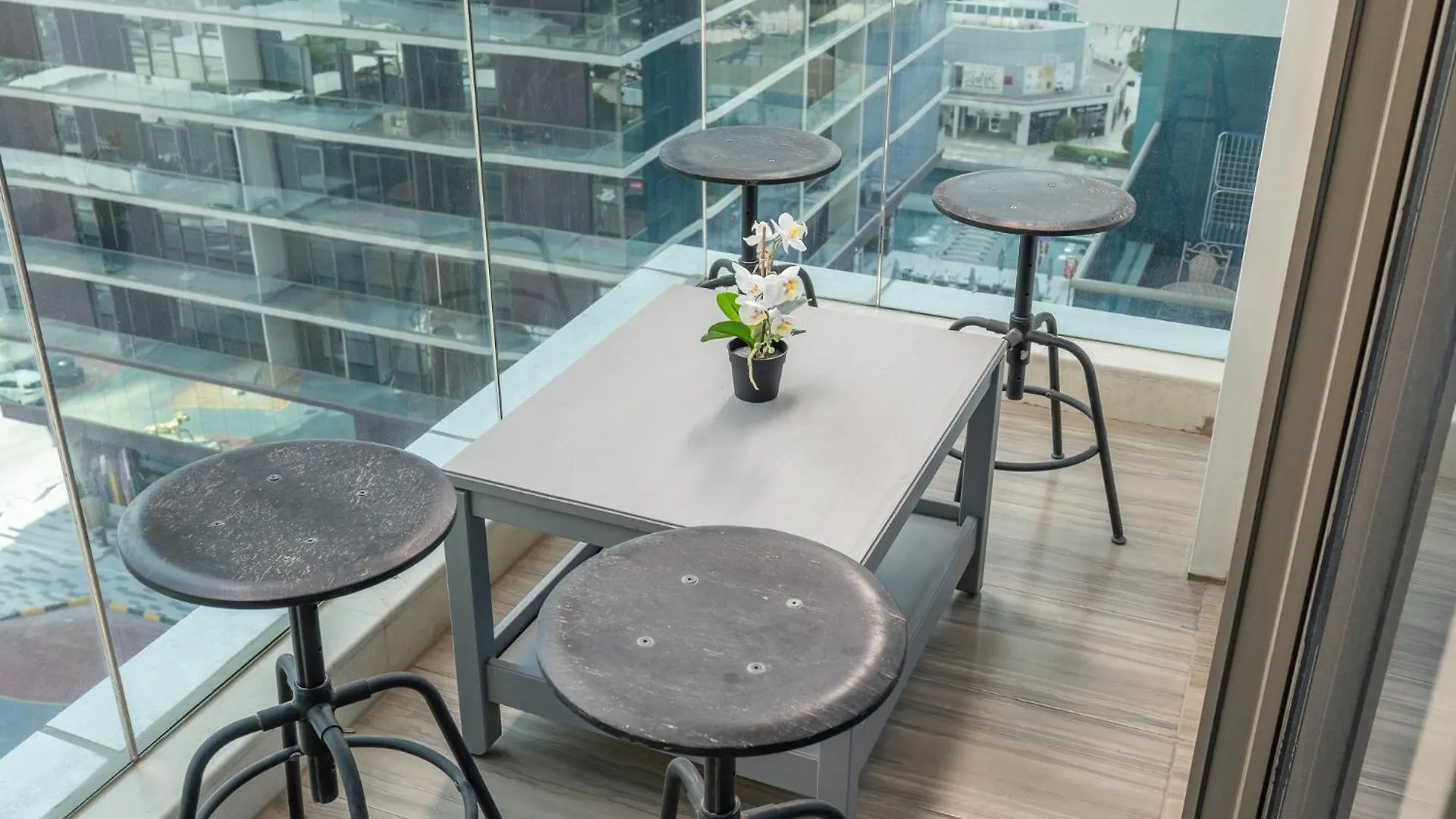 Apartment Heaven Crest Vacation Homes - Balcony With City View 1Bhk In Jlt Dubai Close To Metro & Marina