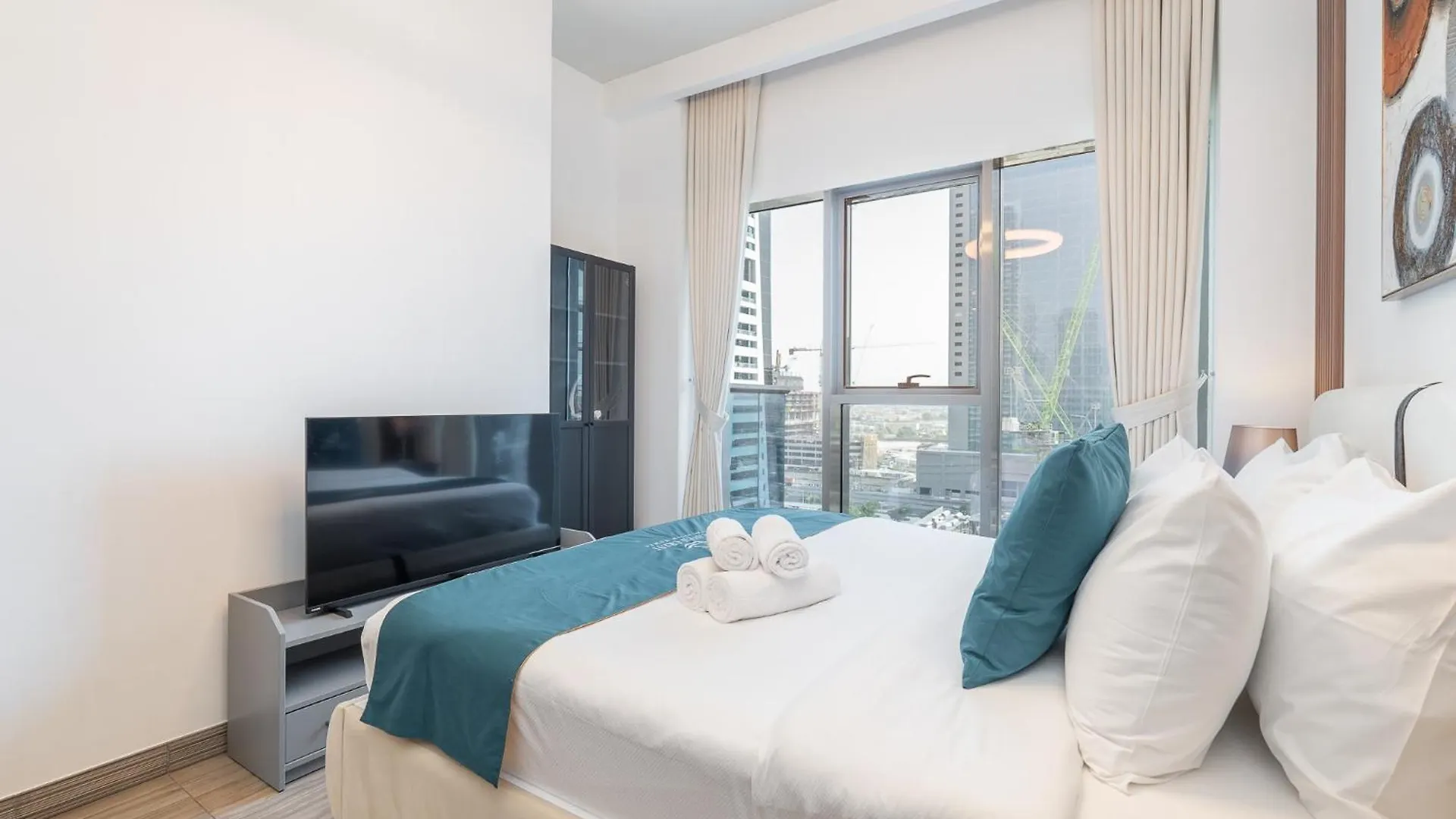 Heaven Crest Vacation Homes - Balcony With City View 1Bhk In Jlt Dubai Close To Metro & Marina 0*,  United Arab Emirates